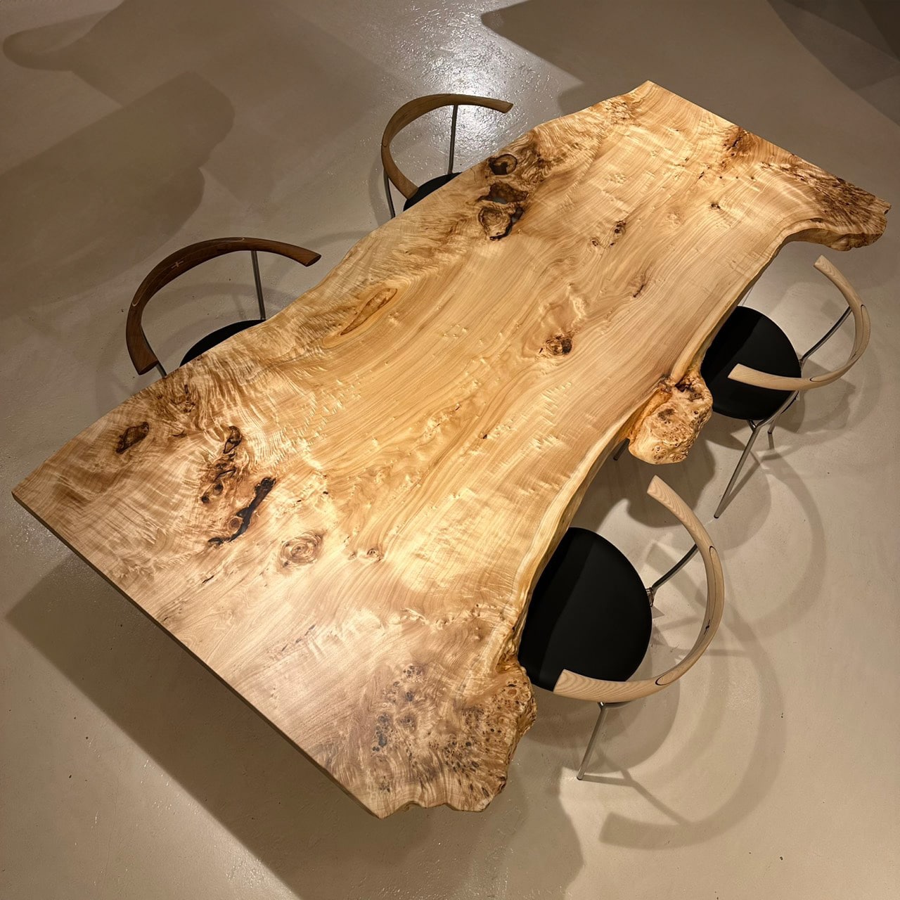 青山店 ポプラ 幅240×奥行91-106×厚み5(cm)