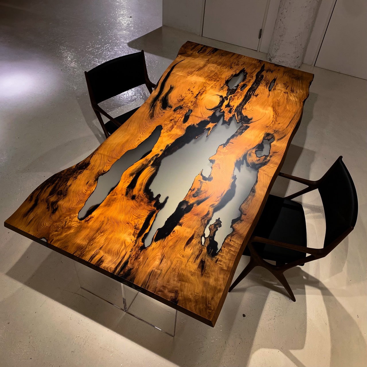 レジン店 RESIN屋久杉 幅210×奥行98-109×厚み5(cm)