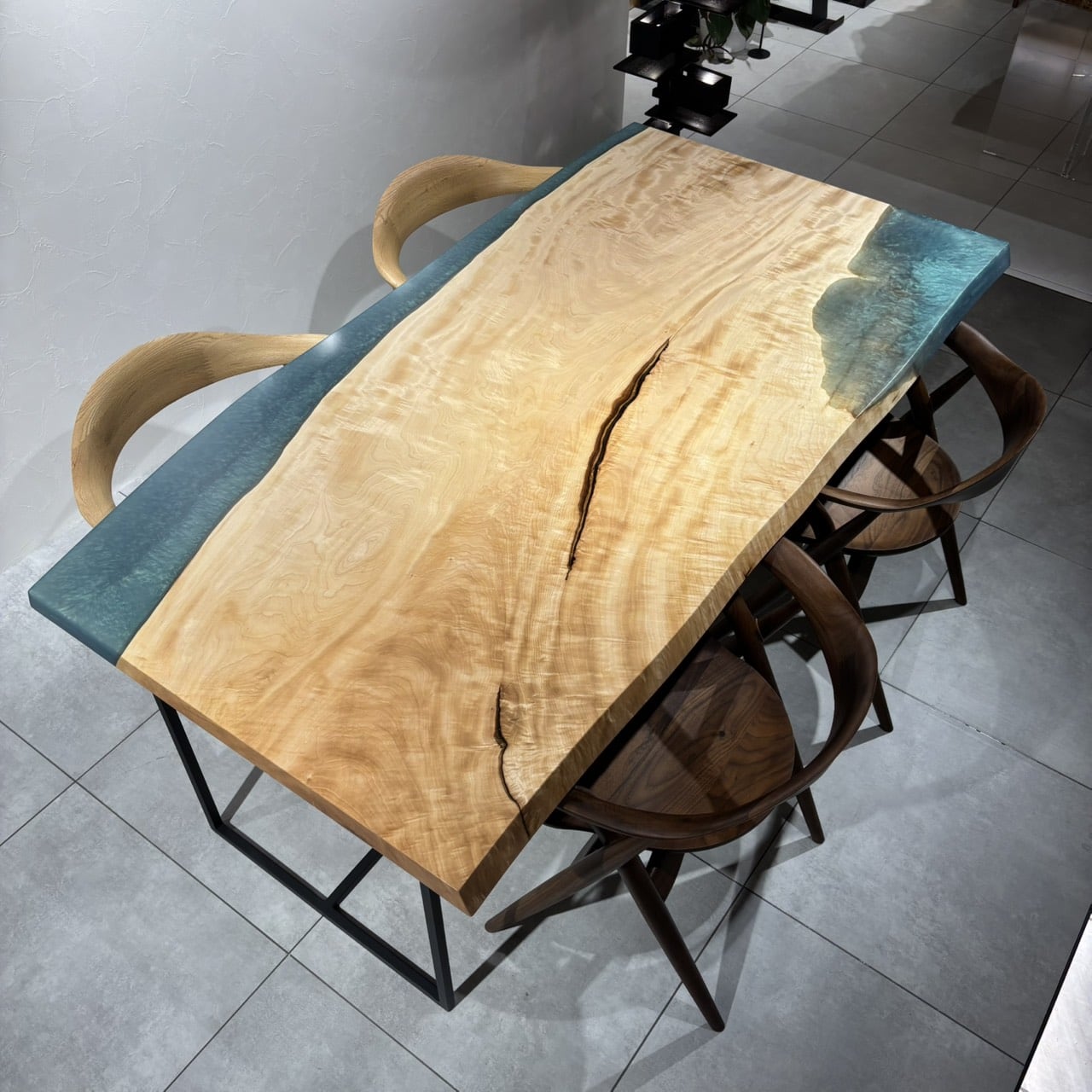 レジン店 RESINトチ 幅180×奥行82-92×厚み5cm