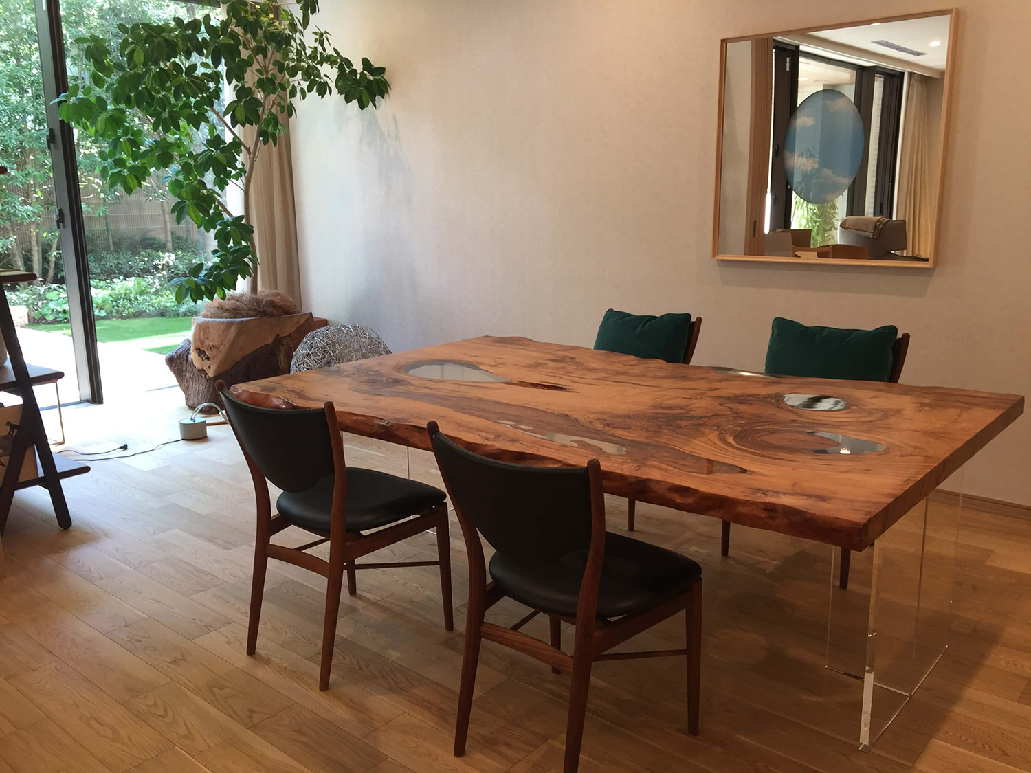 【東京都港区 T様】屋久杉レジンテーブルのご納品