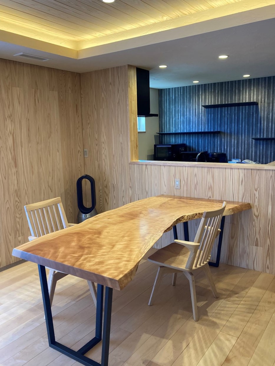 【神奈川県H様】トチ一枚板ダイニングテーブル